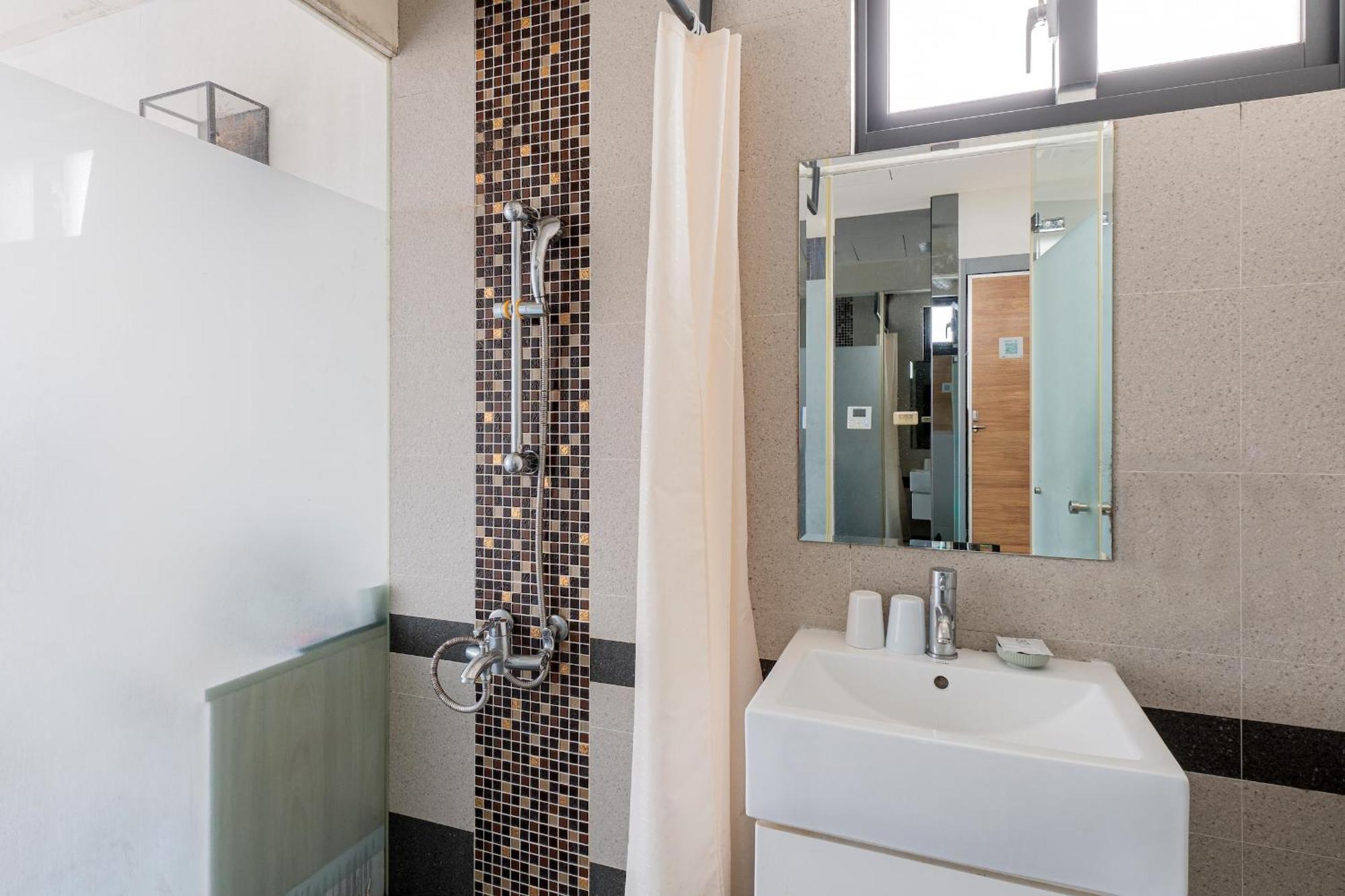 Check Inn Express Taichung Fuxing Hall 2 Exterior foto