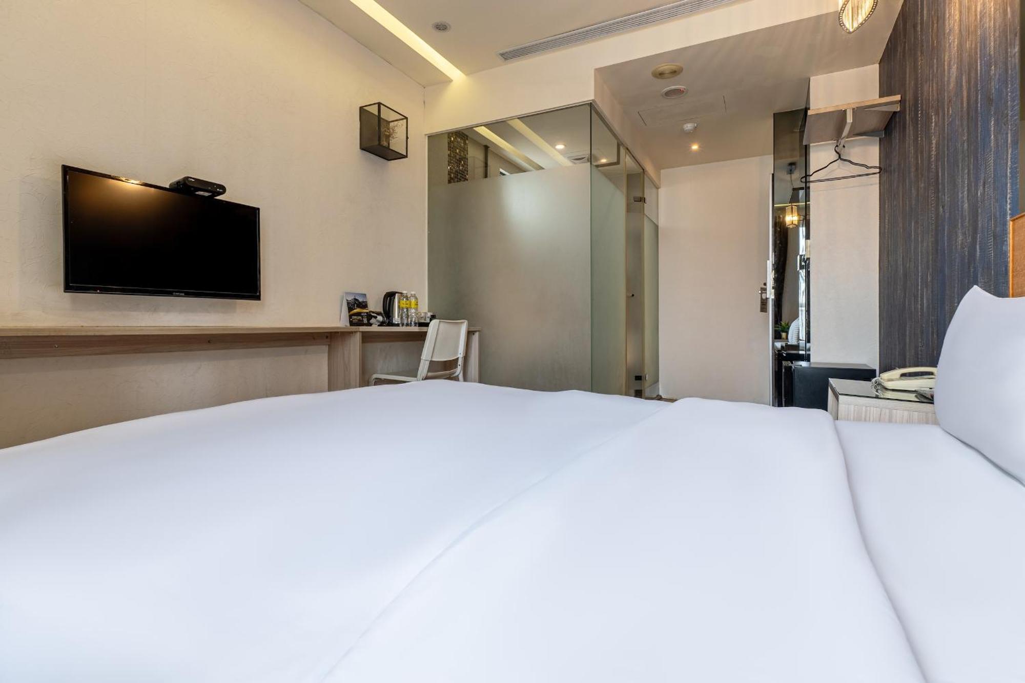 Check Inn Express Taichung Fuxing Hall 2 Exterior foto